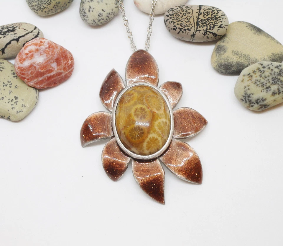 Ciondolo in Argento 925 con Agata Fossile e Smaltatura Marrone con Glitter - Immagine 1 di 4