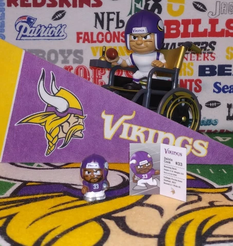 2020 NFL Silver Series 9 Teenymates Minnesota Vikings RB Dalvin Cook figure Cover
