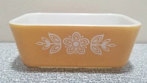 Vintage PYREX 1 ½ Pint BUTTERFLY GOLD REFRIGERATOR DISH 0502 NO LID - Picture 1 of 7
