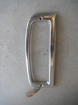 NOS LH FORD F100/250 1967-1972 PICKUP LUZ TRASERA BISEL C7TZ-13489-B Foto 1 de 4