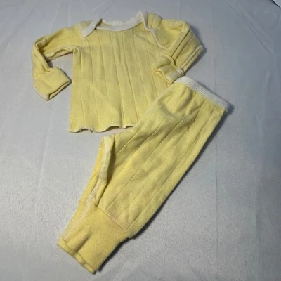 Conjunto de pijama acanalado vintage Gerber Long Mates ropa de dormir de algodón amarillo para recién nacido Foto 1 de 4
