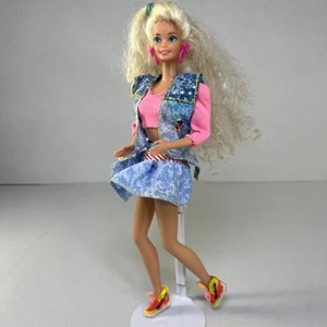 Barbie All American Mattel 1990 #9423 vestiti bambola scarpe Reebok - Foto 1 di 19