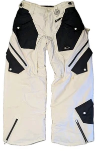 New Oakley Corked Cargo Snow Pants Snowboard Ski Insulated Loose Fit Sz Small - Picture 1 of 24