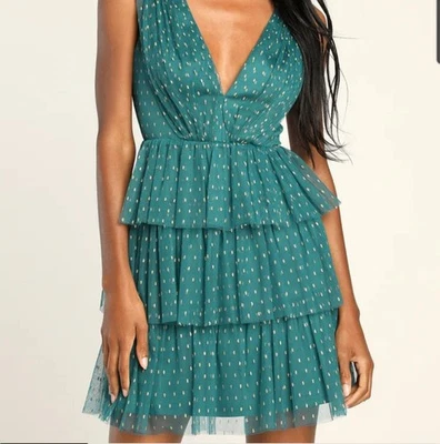 Nuevo con etiquetas Mini Vestido Lulus Forever Brillante Verde Azulado y Dorado Malla Punteada en Niveles Talla L  Foto 1 de 4
