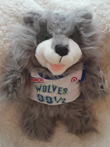 NWT VTG 1990's MINNESOTA TIMBERWOLVES BASKETBALL MASCOT "CRUNCH" 18IN PLUSH WOLF Cover
