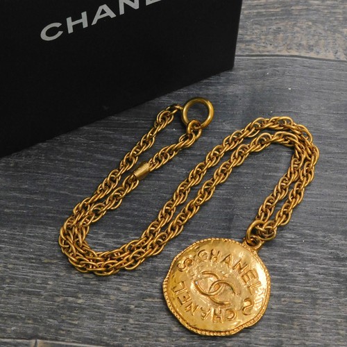 CHANEL Ciondolo Collana Vintage Charel Placcato Oro CC Loghi CC Ciondolo Rotondo #179c Risaltante