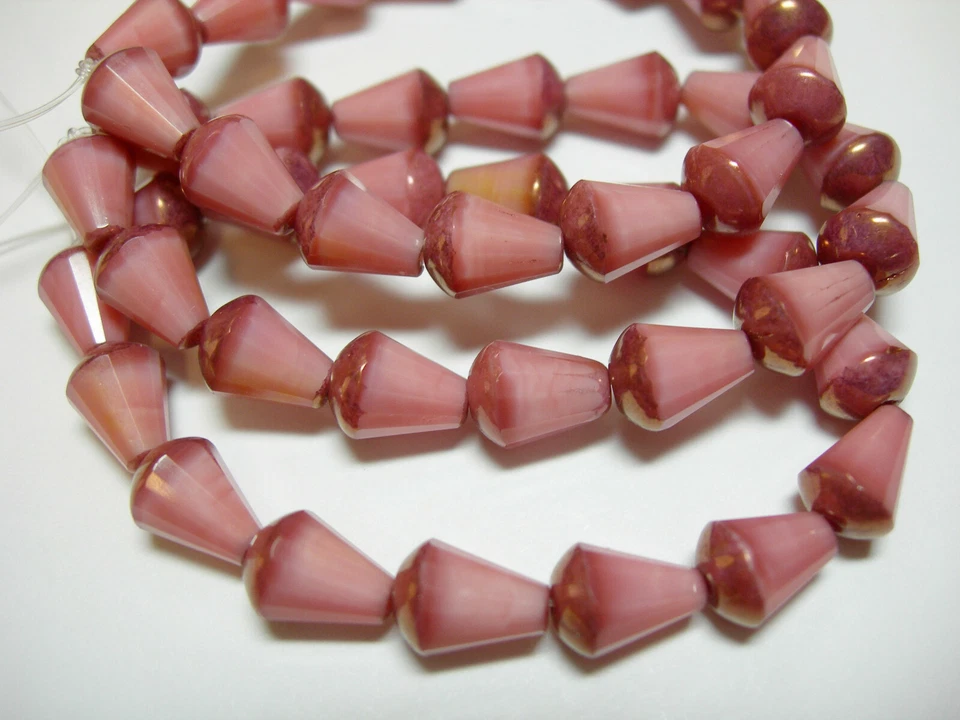 15 cuentas de lágrima de vidrio checo rosa seda con bronce facetadas 8x5 mm Foto 1 de 1