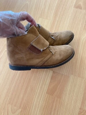 Botas Kenneth Cole Reaction Big Boys gamuza piel sintética marrón arena talla 12 Jr Foto 1 de 4