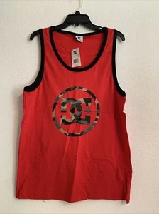 Neu mit Etikett DC Herren Tank Gr. M rot/schwarz/tarnfarben Einzelhandel: $ 18 (MW-170 (x2)) - Bild 1 von 5