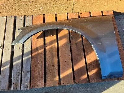 Dodge Magnum 2005-2007 guardabarros lateral del conductor (solo camioneta local) Foto 1 de 4