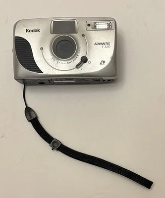 Cámara fotográfica ligera Kodak Advantix F320 - Cámara de 24 mm - Excelente estado Foto 1 de 4