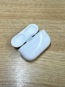 Original Apple AirPods Pro 2. Gen Ladecase A2700 (Lightning) - Bitte Lesen - Bild 1 von 11