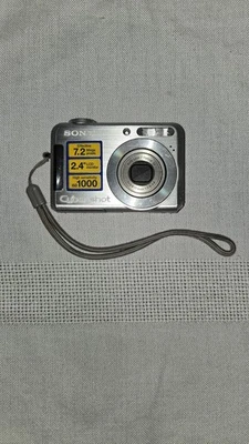 Sony Cyber-shot DSC-S700 Point & Shoot Digital Camera 7.2MP DigiCam - Image 1 of 4