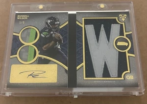 2015 Topps Triple Threads Letter Plus Relics booklet /3 Russell Wilson Seahawks - Picture 1 of 2