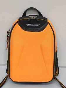 TUMI MCLAREN 60. ROCZNICA Velocity PLECAK NA RAMIĘ PODRÓŻ PAPAJA Outlet - Zdjęcie 1 z 14