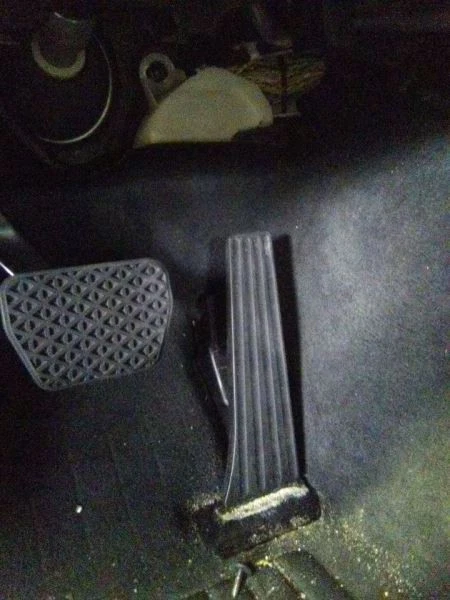 BMW 330i 2019 sedán pedales de freno de gasolina 2,0 litros automático Foto 1 de 4