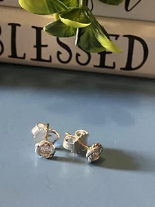 DAVID YURMAN Sterling Silver Diamond Stud Earrings BEAUTIFUL! - Picture 1 of 6