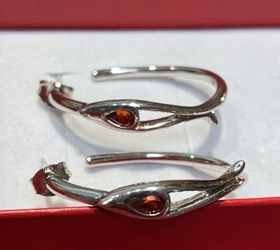 Brincos vintage de prata esterlina 0,925 designer Qiann J-hoop e vermelho Cz 1 1/4" L - Imagem 1 de 4