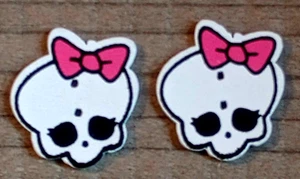 2 Skull Purple Bow Buttons Sewing Crafting Flat Wood 2 Hole .75" - Picture 1 of 2