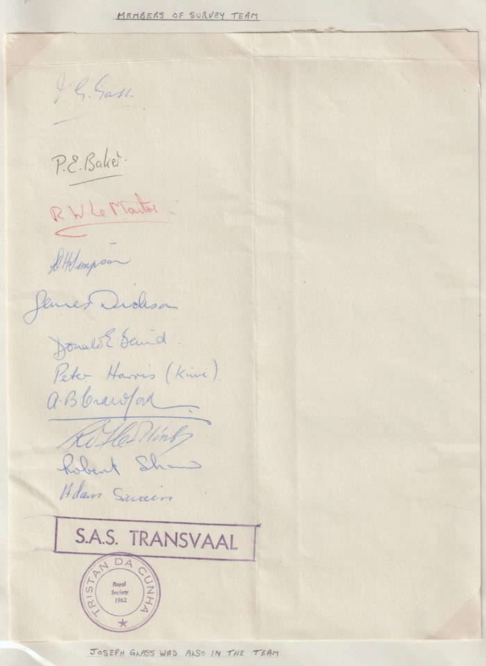 TRISTAN DA CUNHA - FIRMADO " 1962 SOCIEDAD REAL " EQUIPO DE ENCUESTA CON CACHÉS Foto 1 de 1