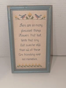 Vintage Sampler Friendship Memories gerahmte Stickerei abgeschlossen Kreuzstich 1981 - Bild 1 von 12