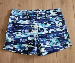 New York & Co Shorts Women's 10 Blue Geometric Floral Cuffed Stretch Mid Rise - Picture 1 of 13