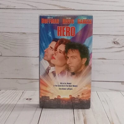 Hero VHS Tape 1992 Comedy / Drama Dustin Hoffman Geena Davis Andy Garcia Foto 1 de 4