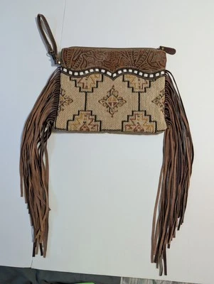 Bolso de mano Myra con flecos de flores exuberantes correa de muñeca solamente Foto 1 de 4