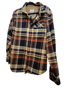 LEGENDARY WHITE TAILS BUCK CAMP MENS SHIRT size medium, plaid - Picture 1 of 10