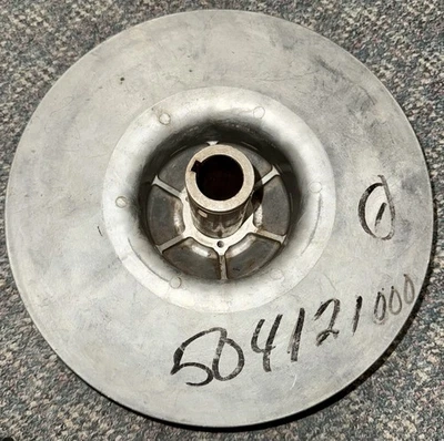 BRP SkiDoo OEM Driven Embrague Años 80 Formula MX o Plus 504121000 usado Foto 1 de 4