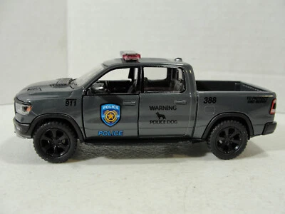 2019 道奇 Ram 1500 1:46 比例压铸模型警察版灰色/灰色 Kinsmart — 第 1/4 张图片