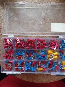 HOBBYIST - WIRE CRIMPER CONNECTORS 10-18 GUAGE ASSORTMENT WITH CRIMPER/STRIPPER - Picture 1 of 2