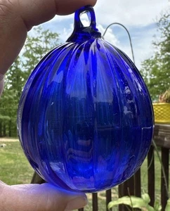 P & B Glassworks Williamsburg VA Hand Blown Cobalt Blue Ornament - Picture 1 of 6