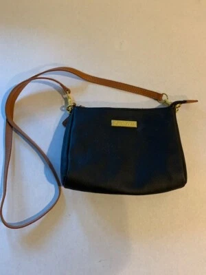 Bolso Bandolera/Hombro Pequeño Joy & Iman Cuero Guijarro Negro Correa Desmontable Foto 1 de 4