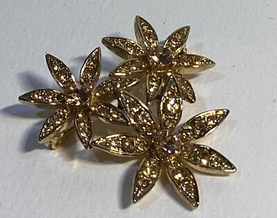 "Pin vintage Liz Claiborne rosa y champán estrás 3 flores solapa 2""" Foto 1 de 4