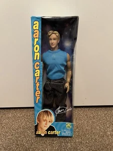 Aaron Carter 2001 blaues Shirt Puppe Play Along neu im Karton mit Signatur selten - Bild 1 von 10