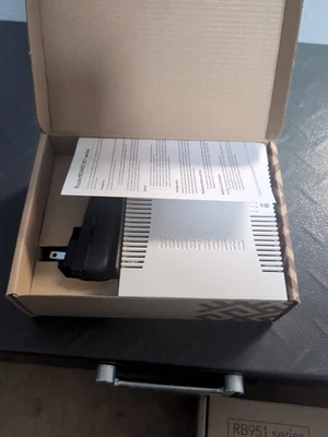 Mikrotik RouterBoard RB951G-2HnD Wireless AP Router 5-Port GbitLAN w/ Adapter  - Image 1 of 2