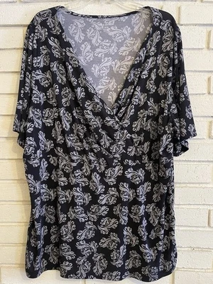 Женская черная блузка с искусственным запахом Lane Bryant с v-образным вырезом и коротким рукавом размер 26/28 - Изображение 1 из 4