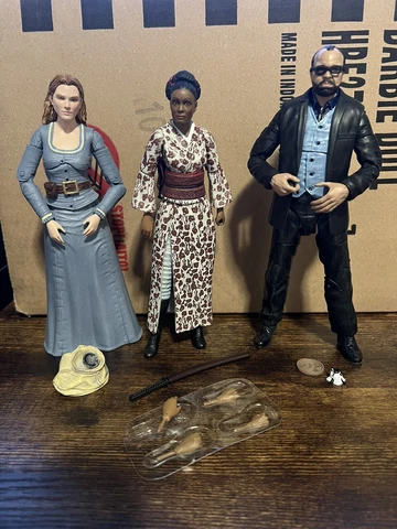 Westworld Bernard Maeve Dolores Action Figure Lot Diamond Select Neca Cover
