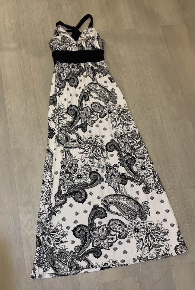 Vestido longo floral Karen Kane preto e branco feminino tamanho pequeno pequeno pequeno - Imagem 1 de 4