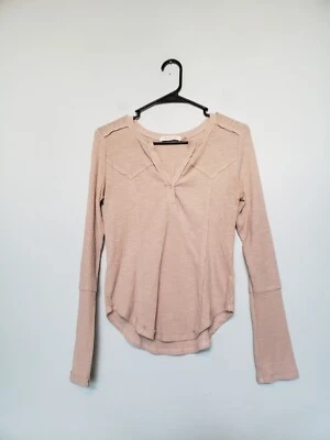 Camisa Henley Occidental Semilla Mostaza Mujer S Acanalada Beige Manga Larga Cuello en V  Foto 1 de 4