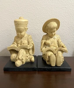 2 Vintage asiatische Junge & asiatisches Mädchen sitzend lesen Buchstützen Harz Statue Wohndeko - Bild 1 von 17