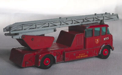 MATCHBOX KINGSIZE K-15 MERRYWEATHER FIRE ENGINE KENT IN LOVELY CONDITION - Image 1 of 4