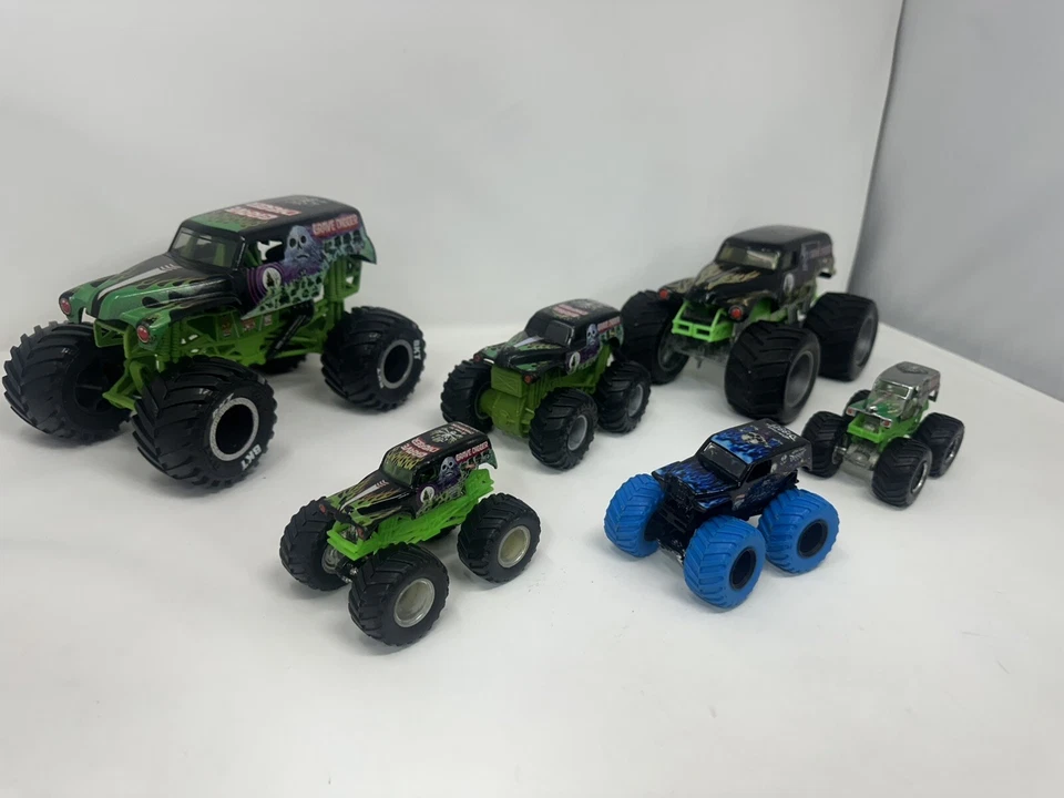 Hot Wheels Monster Truck Lot Of 6 Grave Digger 1:64 1:24 Son-Uva Digger - Image 1 of 4
