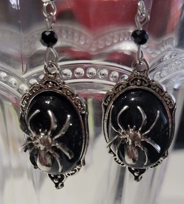 Pendientes colgantes de gancho de araña de ónix gótico grande de comercio victoriano 28E Foto 1 de 3