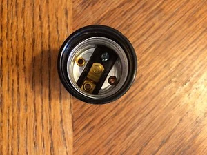 NEW BAKELITE STANDARD KEYLESS SOCKET A BASE W METAL HICKEY FOR SCREW ON - Picture 1 of 1