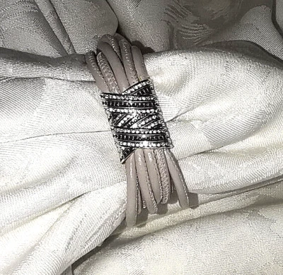 Pierre lang / Armband / echtes Leder / silber-rohdiniert / 18,5 cm/ AS /NP 249,- - Bild 1 von 4