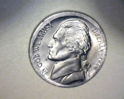 1978 JEFFERSON NICKEL, CENTERED BROAD STRIKE STRETCHED BETTER DATE US ERROR COIN - Image 1 of 4