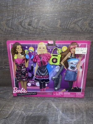 Barbie Fashionistas 2011 3 trajes de moda de concierto (N4855) nuevo en caja Foto 1 de 4