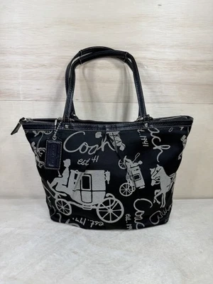 Bolso de Mano Coach F14482 Negro Patrón Carro de Caballos Est 1941 (manchas interiores) Foto 1 de 4